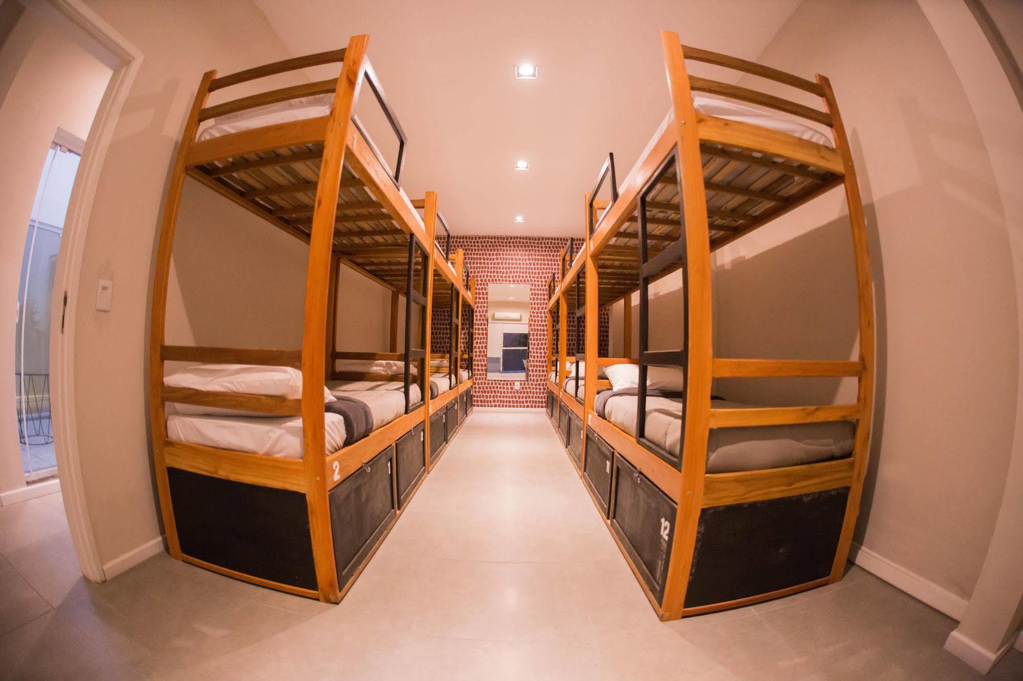Hello Hostel เปโลตัส ภายนอก รูปภาพ